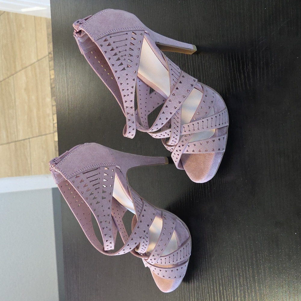 Fergalicious by Fergie  Suede Laser Cut Platforms Heels - Picture 2 of 6